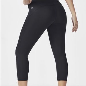 Fabletics powerform capri NWT!!!